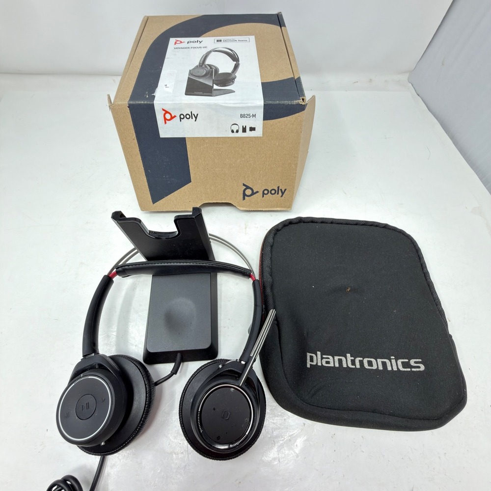 Poly Voyager Focus UC B825-M Wireless Headset Black Noise Cancelling Stand